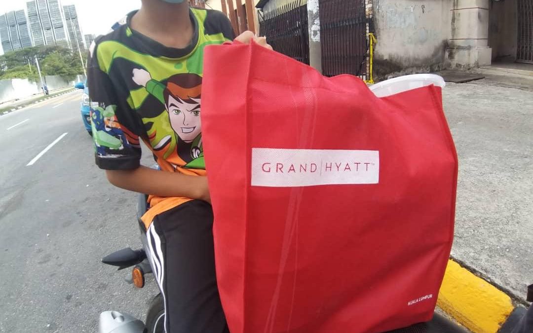 Grand Hyatt sponsored 200 packed food for the Muslim Community