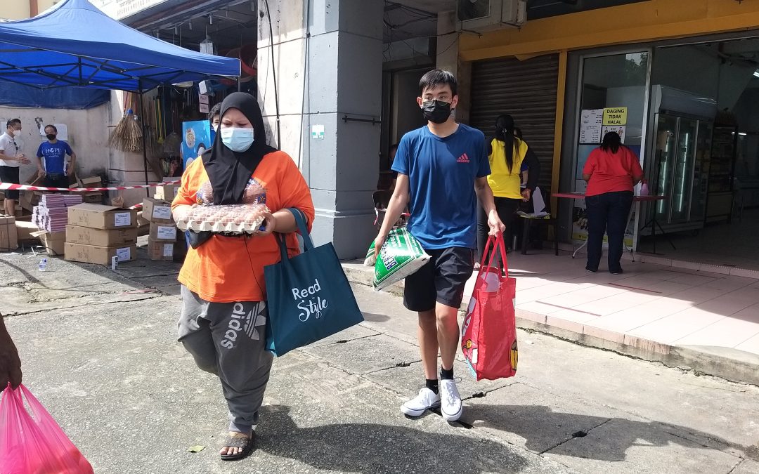 IPC Shopping Centre shares Happiness with 480 Families